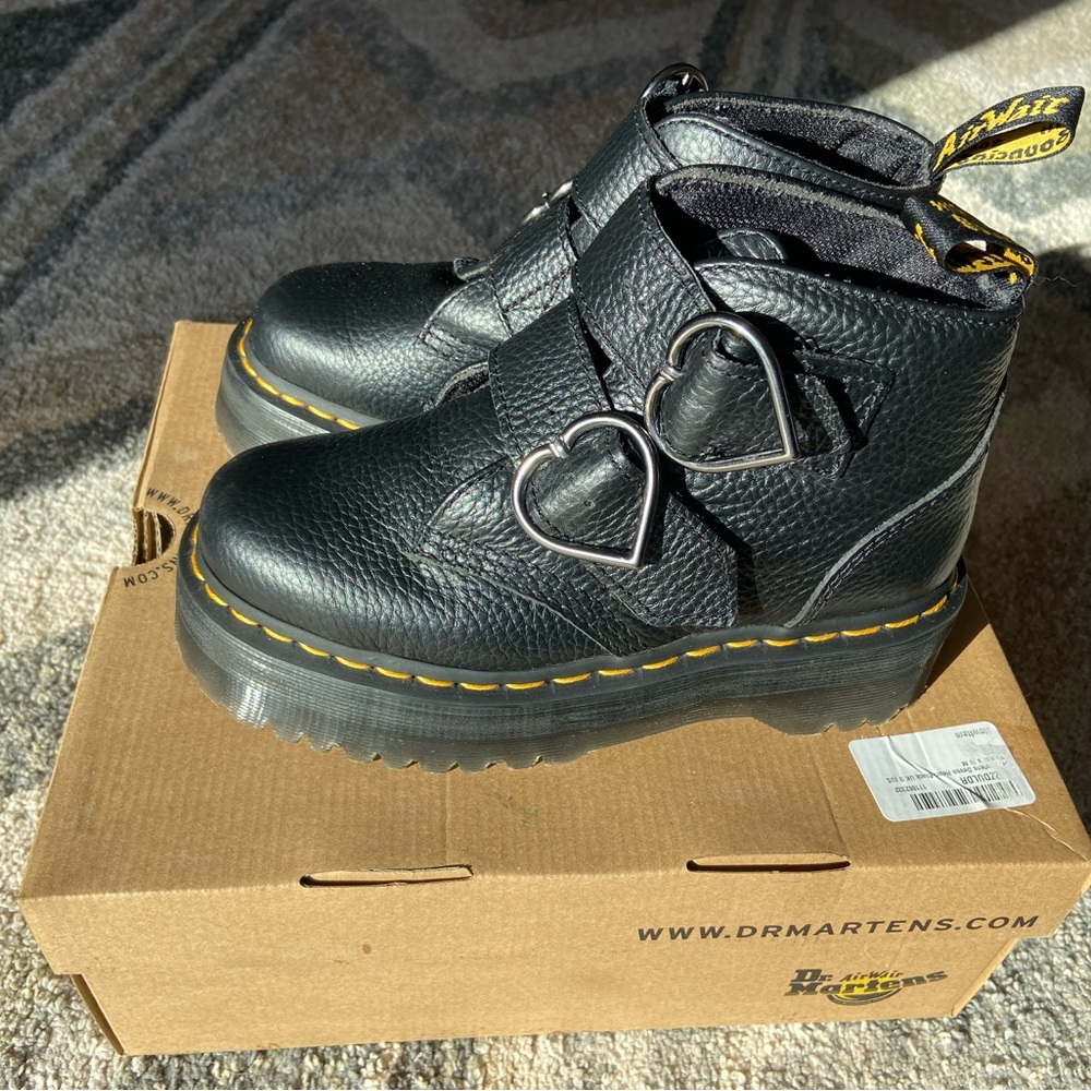 Devon Heart Dr. Martens (Platform)